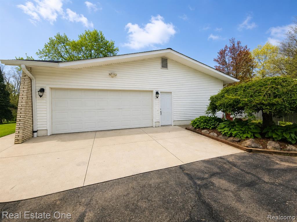 2553 Bullard Road Property Photo 28