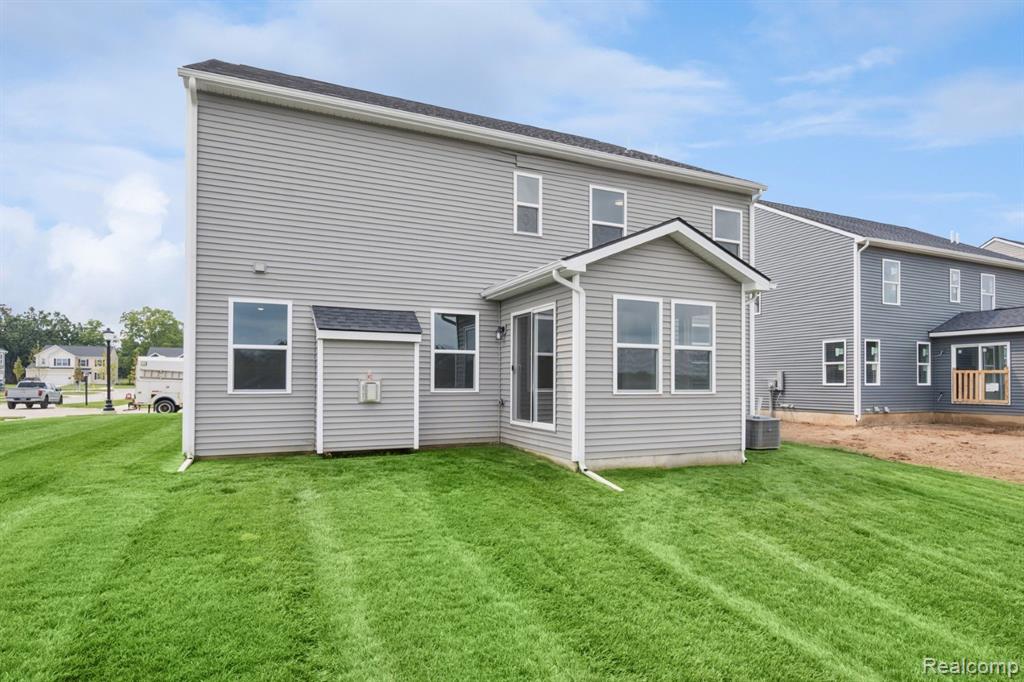 647 Harvest Way Property Photo 32