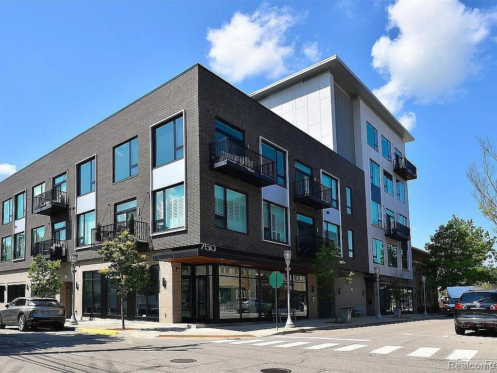 750 Forest Avenue