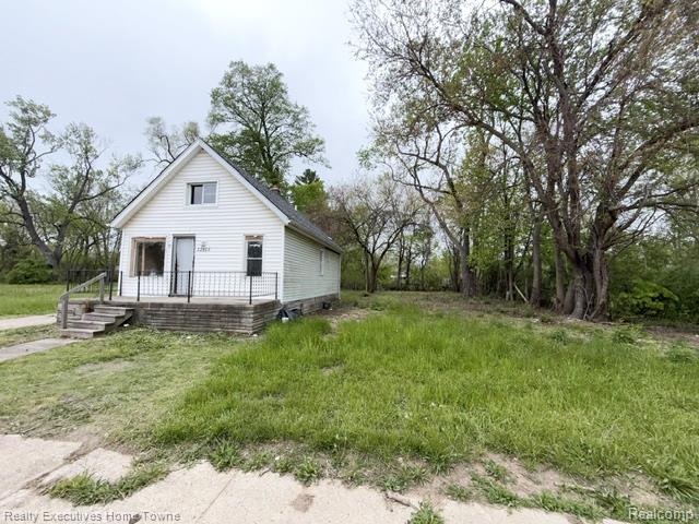 12115 Woodmont Avenue Property Photo 3