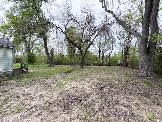 12115 Woodmont Avenue Property Photo 5