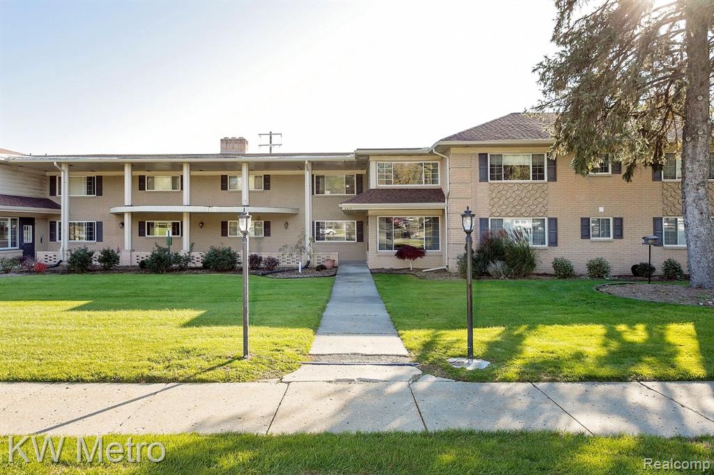 2377 WALTON Boulevard Property Photo 1