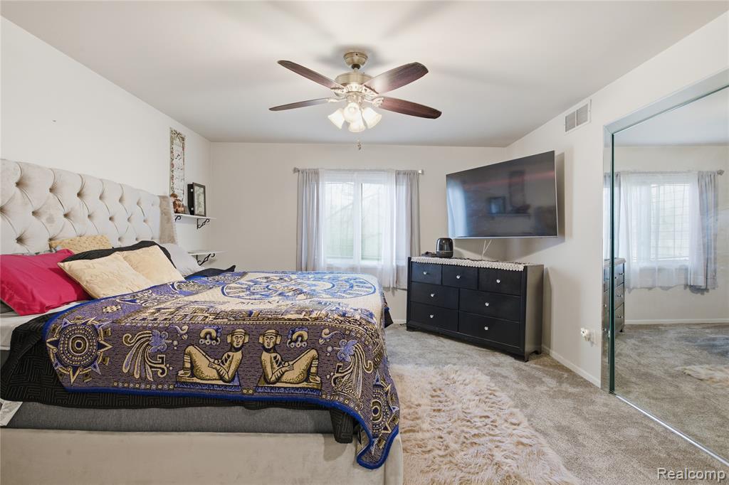 6432 Pinebrook Lane Property Photo 15