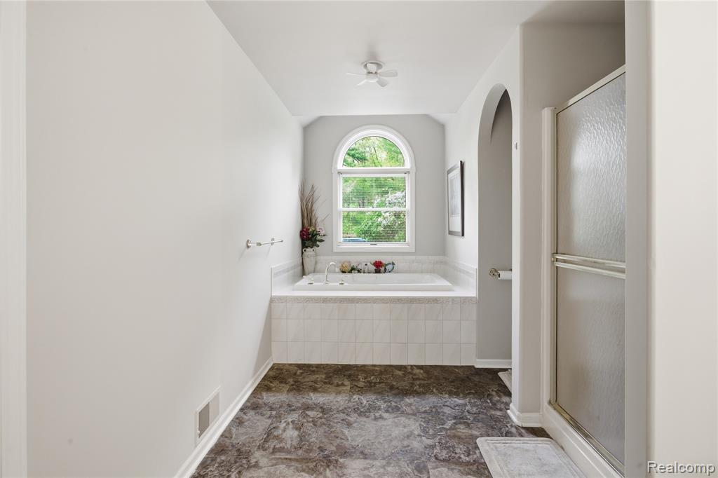 6432 Pinebrook Lane Property Photo 18