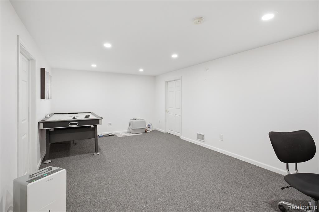 6432 Pinebrook Lane Property Photo 34