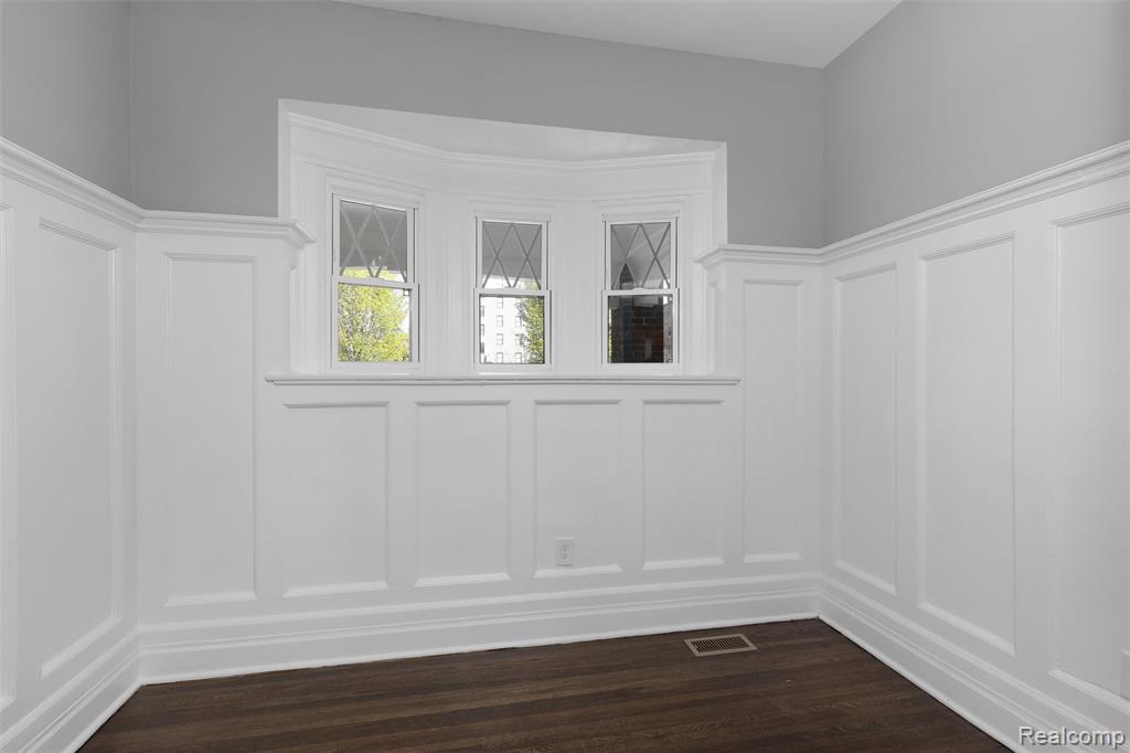 97 Delaware Street Property Photo 8