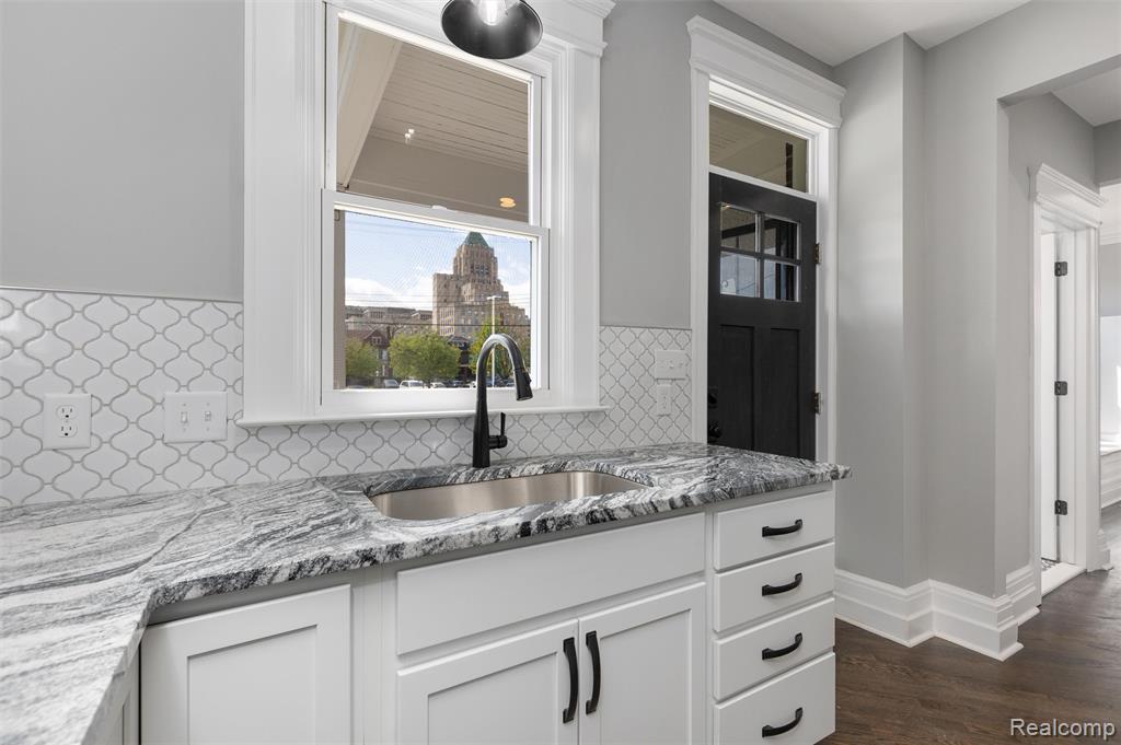 97 Delaware Street Property Photo 10