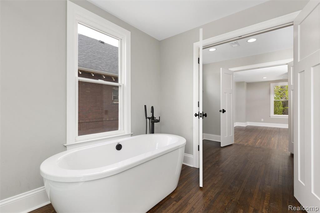 97 Delaware Street Property Photo 24
