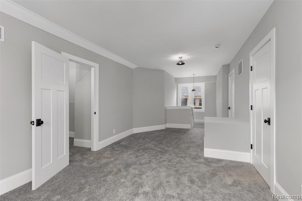 97 Delaware Street Property Photo 27