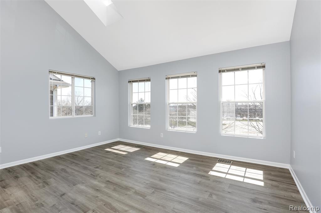 1111 Beaver Run Property Photo 5