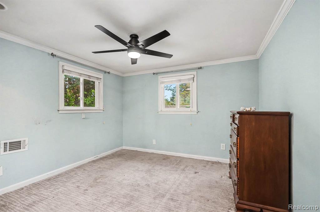 2126 Roslyn Road Property Photo 11