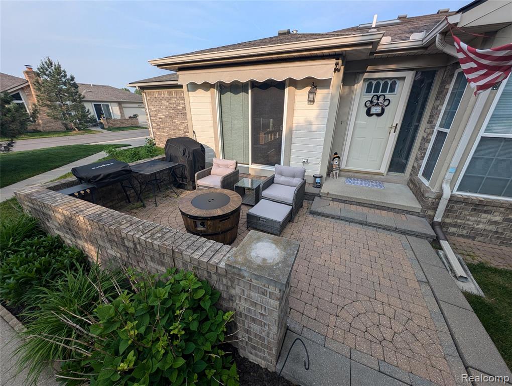 18397 Pleasant Valley Drive Property Photo 2