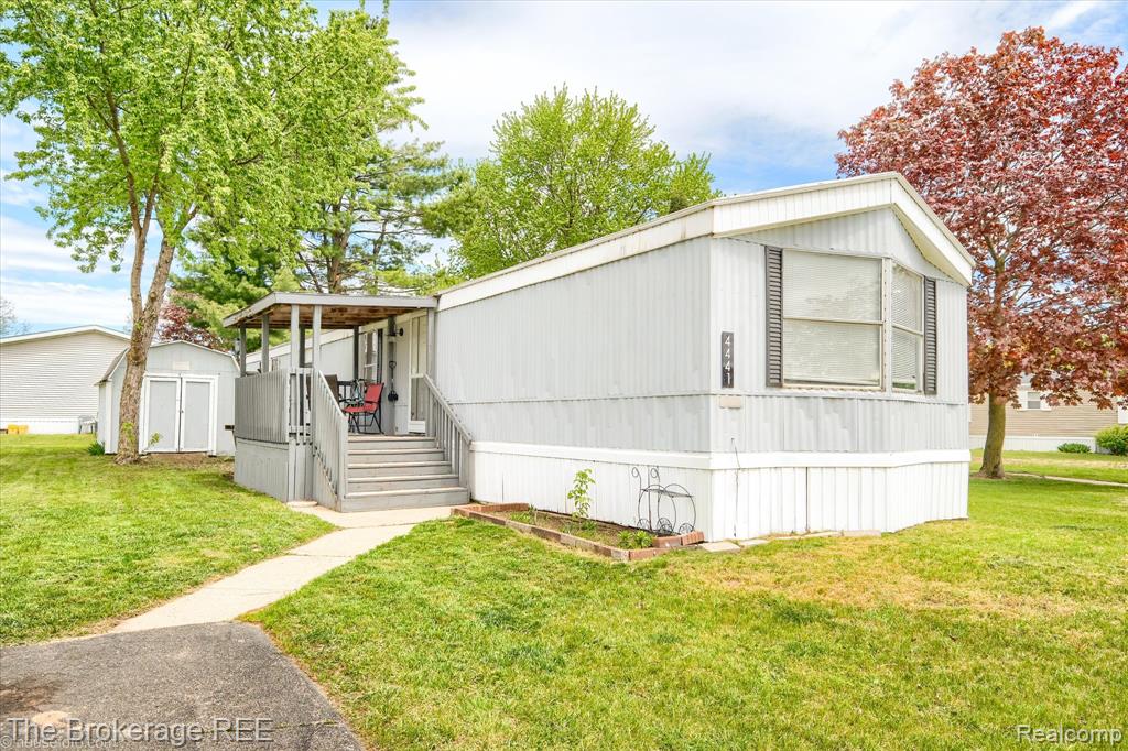4441 Beechwood Property Photo 1