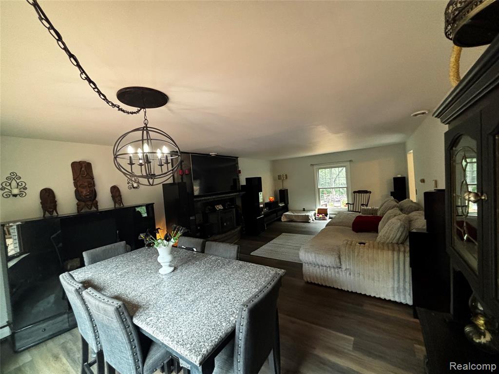 17301 Donohue Road Property Photo 11