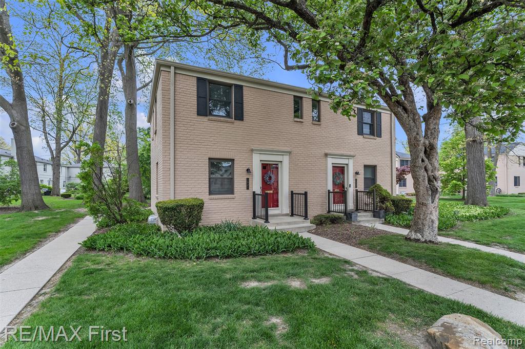 1921 Graefield Road Property Photo 2