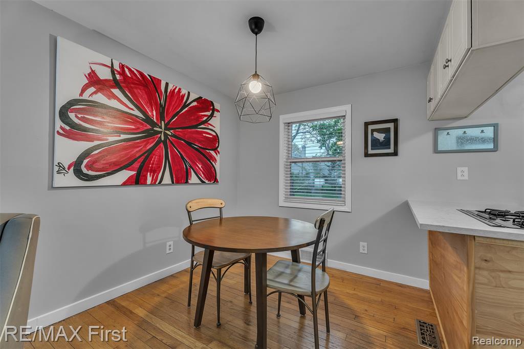 1921 Graefield Road Property Photo 8