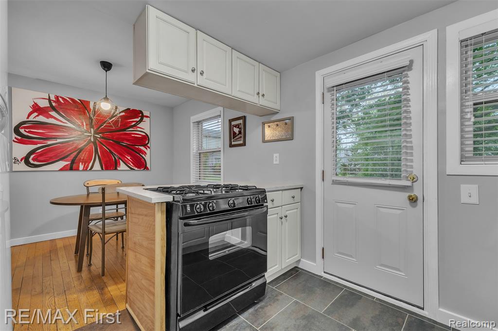 1921 Graefield Road Property Photo 11
