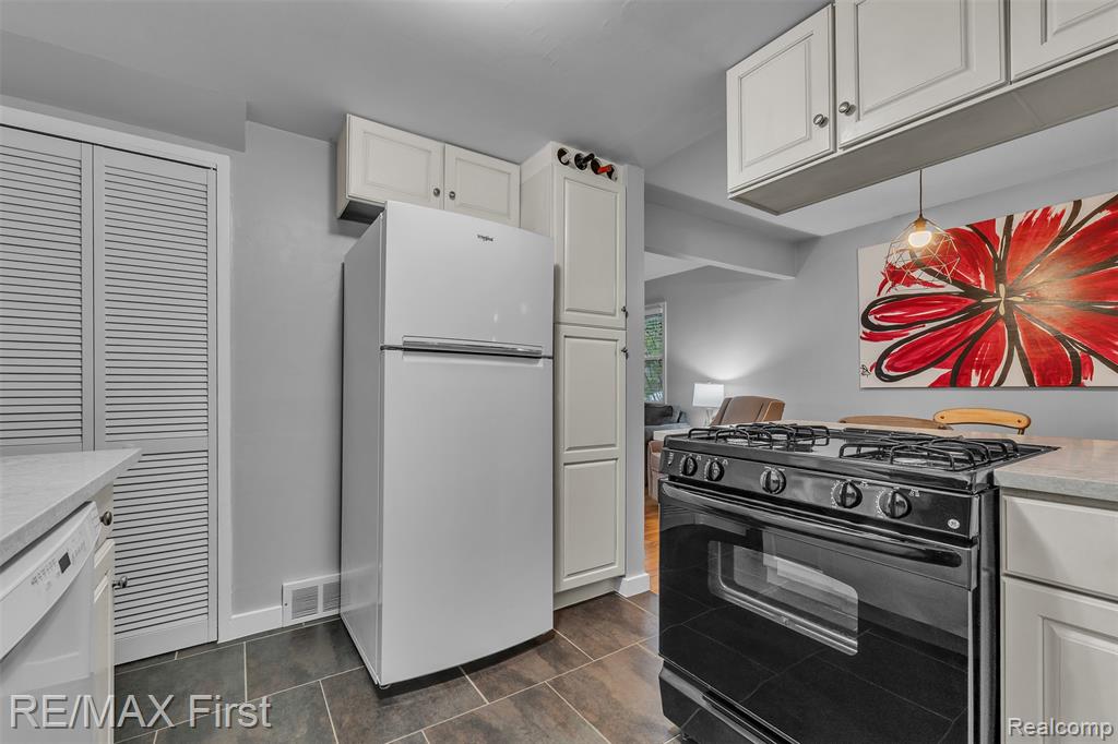 1921 Graefield Road Property Photo 12