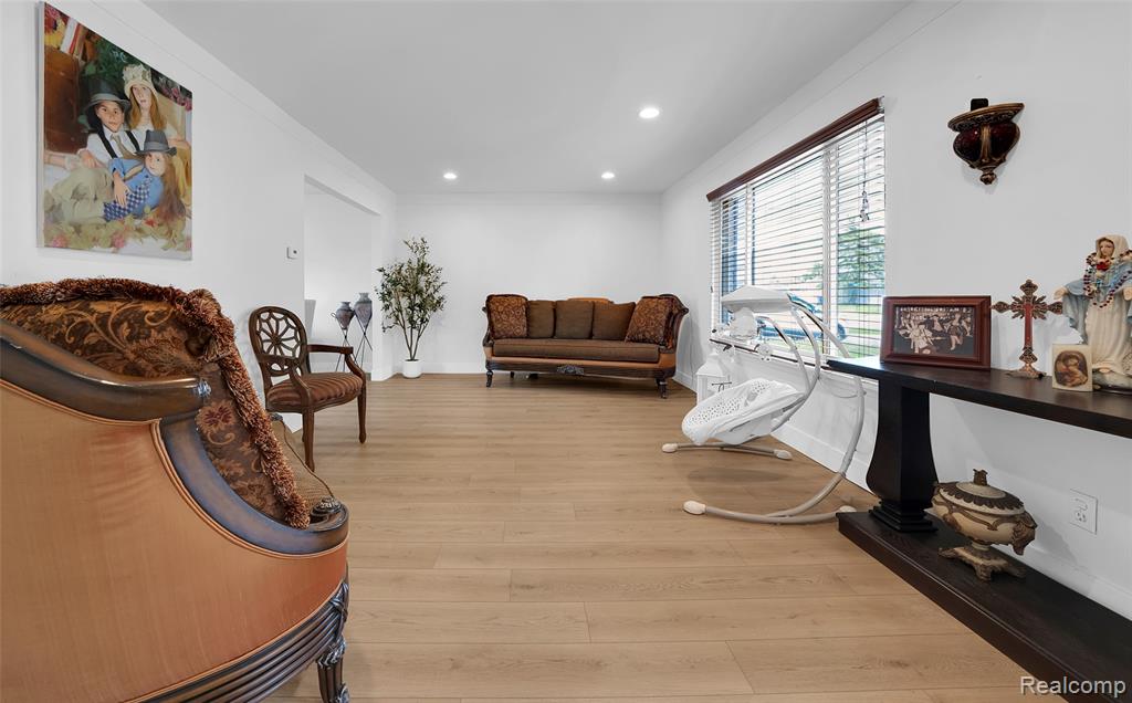 30615 Scrivo Drive Property Photo 7