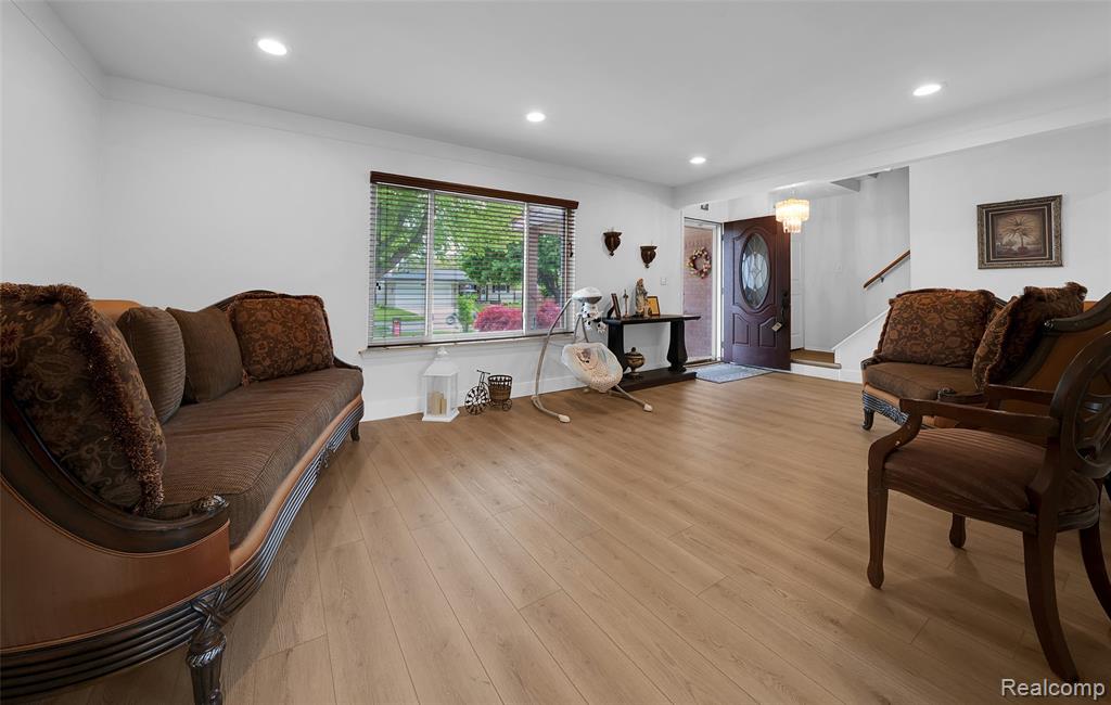 30615 Scrivo Drive Property Photo 9