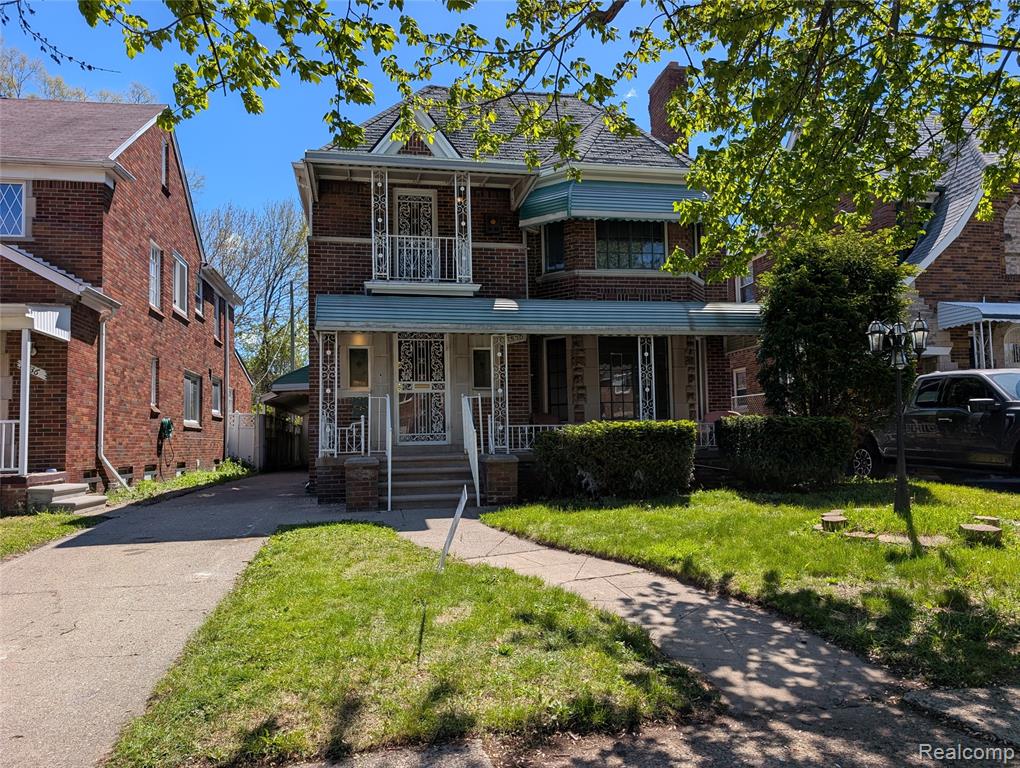 17530 Roselawn Property Photo 1