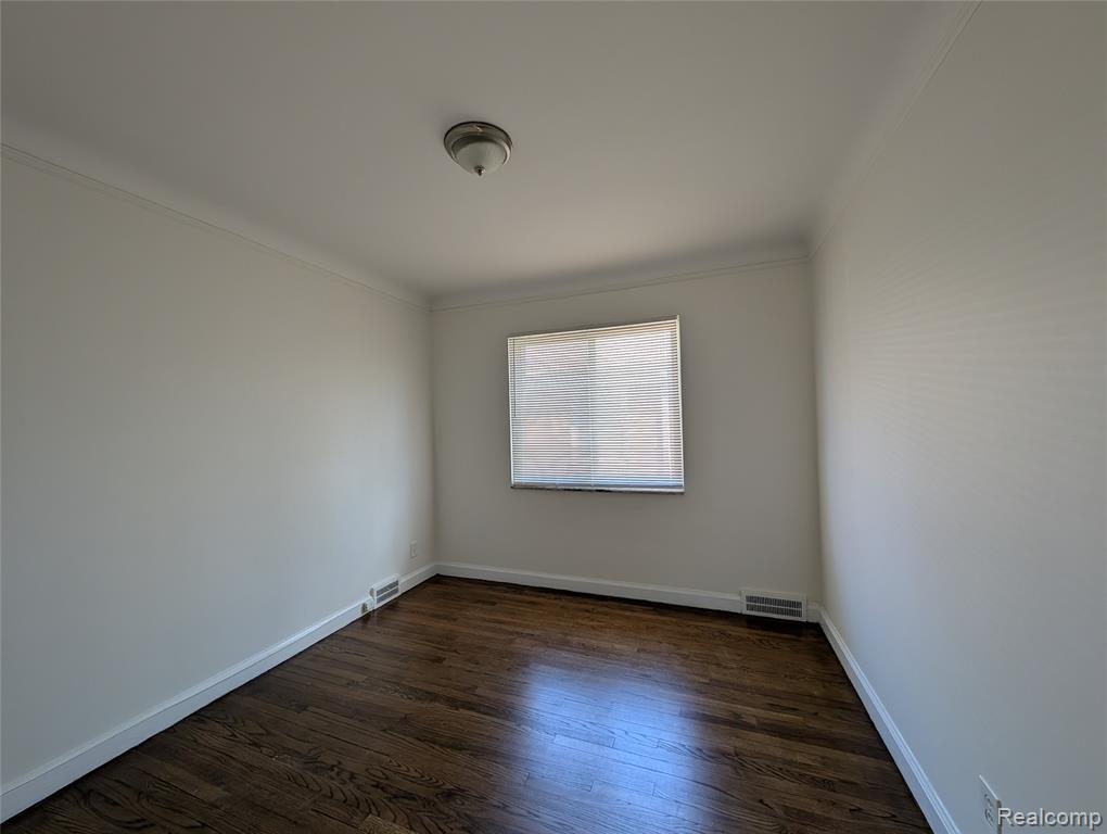 17530 Roselawn Property Photo 15