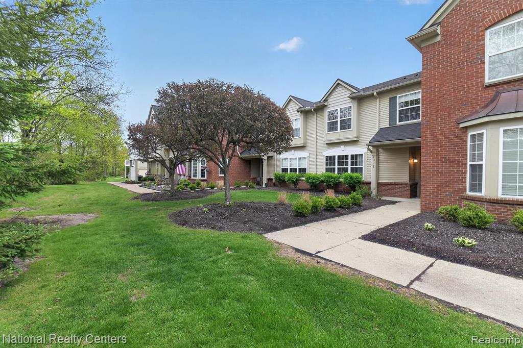 4371 Aster Boulevard Property Photo 2