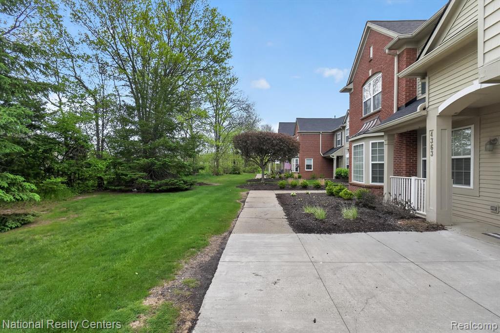 4371 Aster Boulevard Property Photo 3
