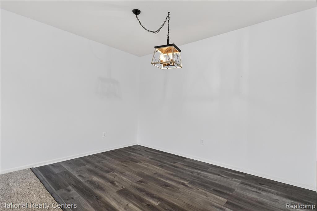 4371 Aster Boulevard Property Photo 18
