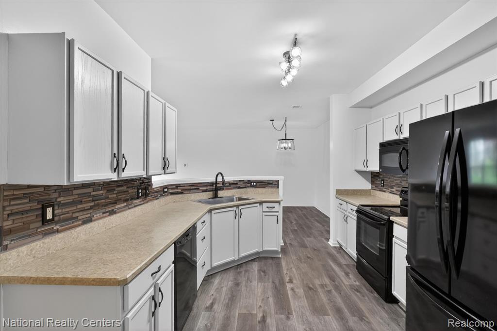 4371 Aster Boulevard Property Photo 22