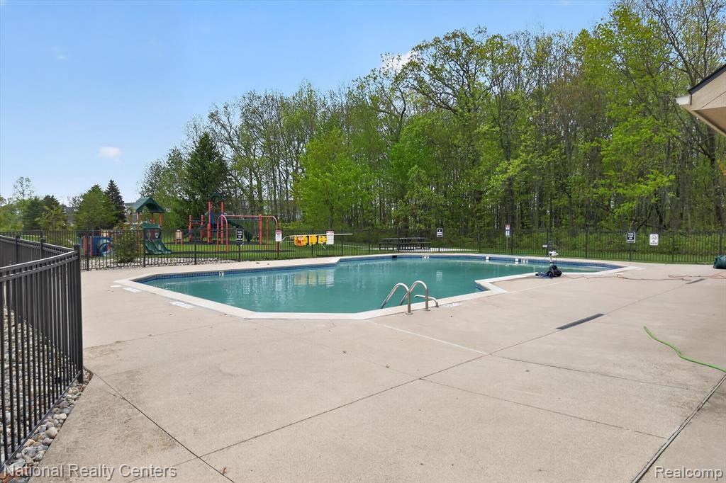 4371 Aster Boulevard Property Photo 42