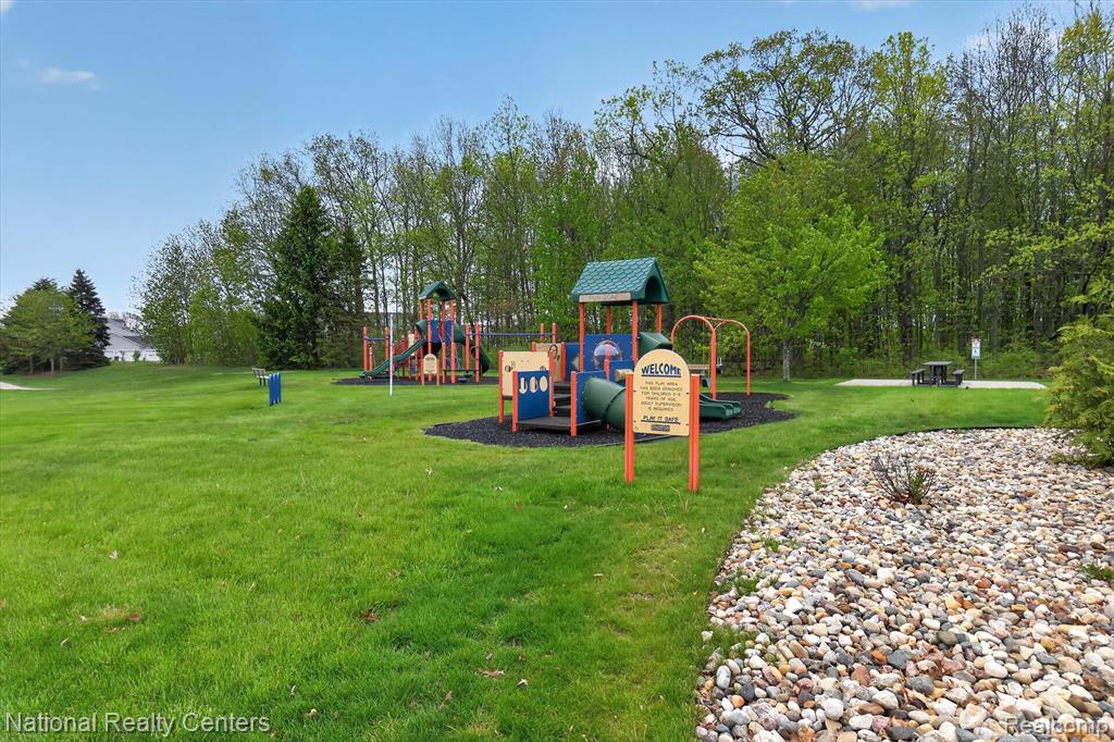 4371 Aster Boulevard Property Photo 43