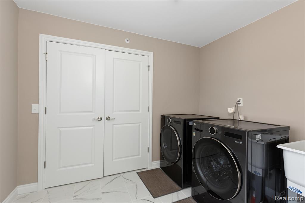 16625 Savor Lane Property Photo 4