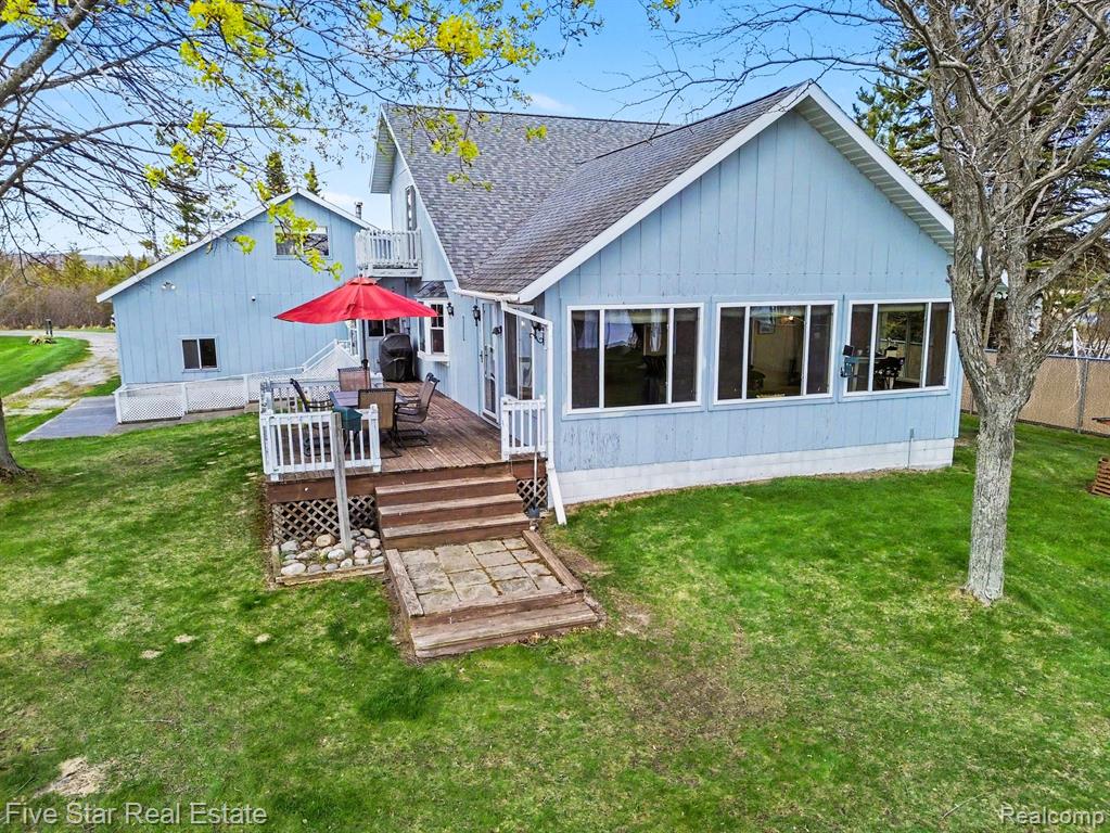 6230 Cedar Drive Property Photo 1