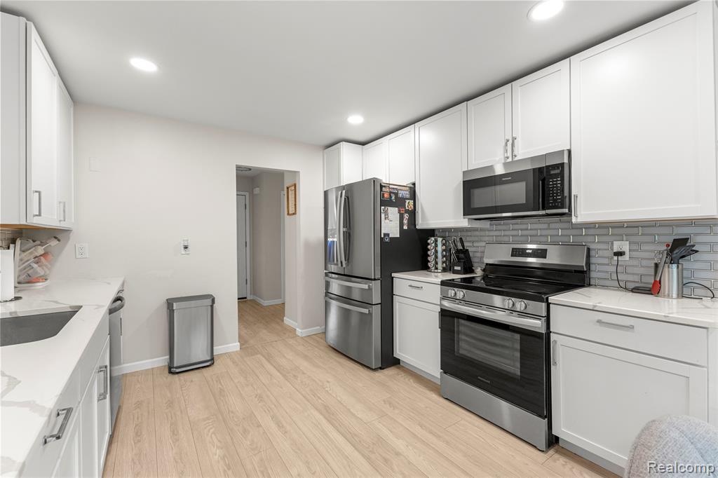 7978 Hoffman Drive Property Photo 18