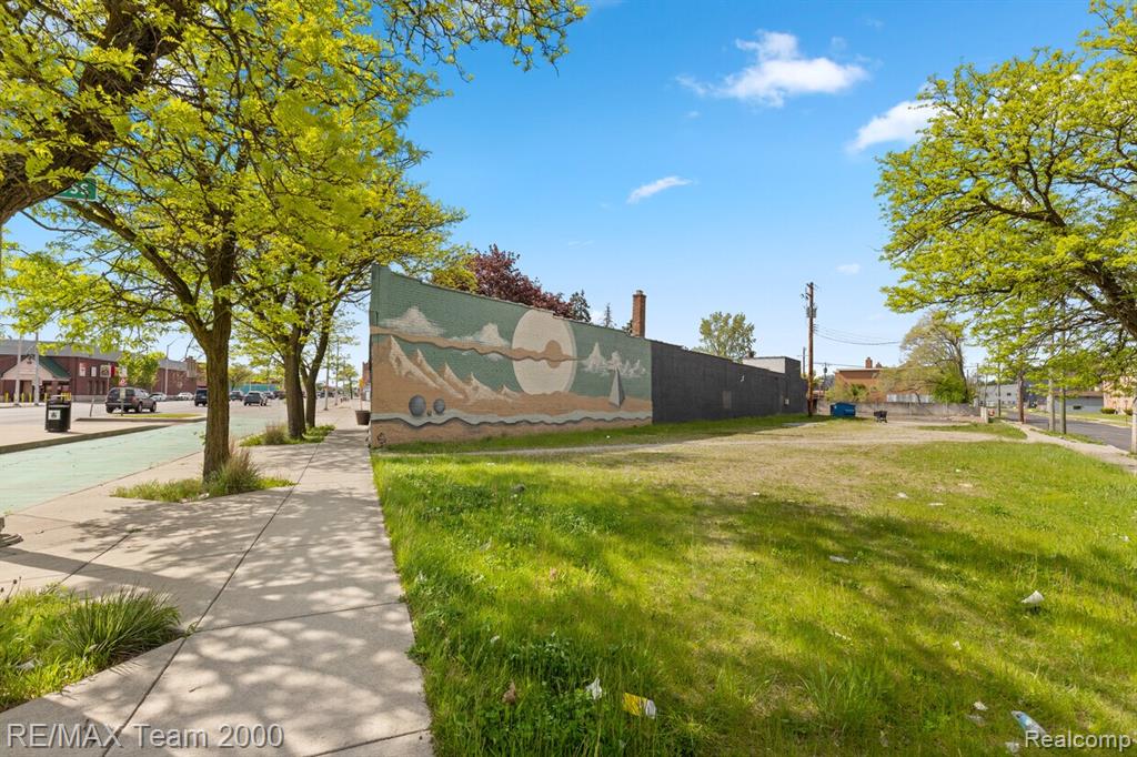 21616 Grand River Avenue Property Photo 1