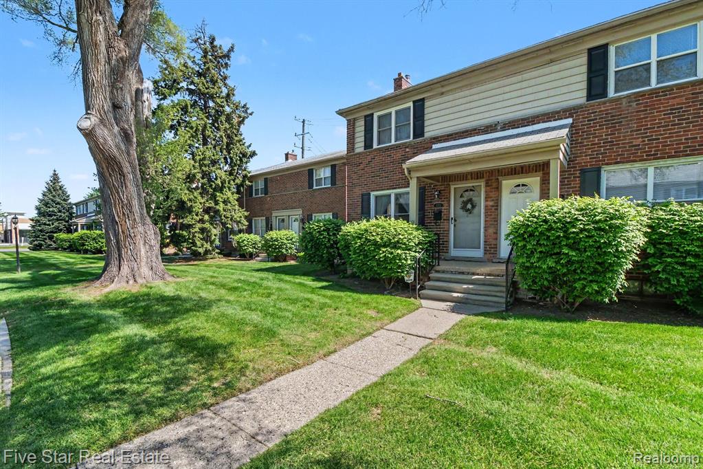 3370 Coolidge Highway Property Photo 3