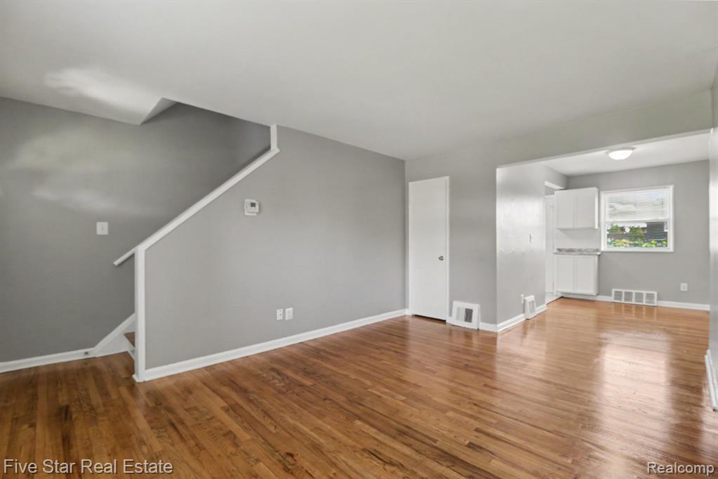 3370 Coolidge Highway Property Photo 6