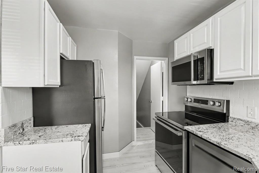 3370 Coolidge Highway Property Photo 9