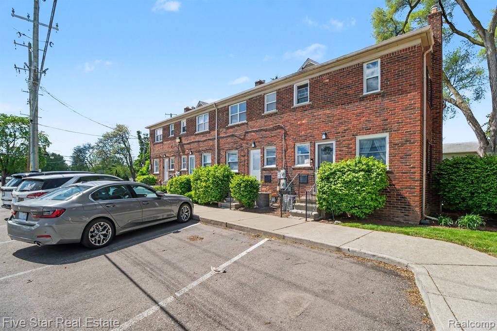 3370 Coolidge Highway Property Photo 20