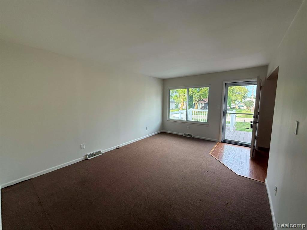 8541 Adams Street Property Photo 5