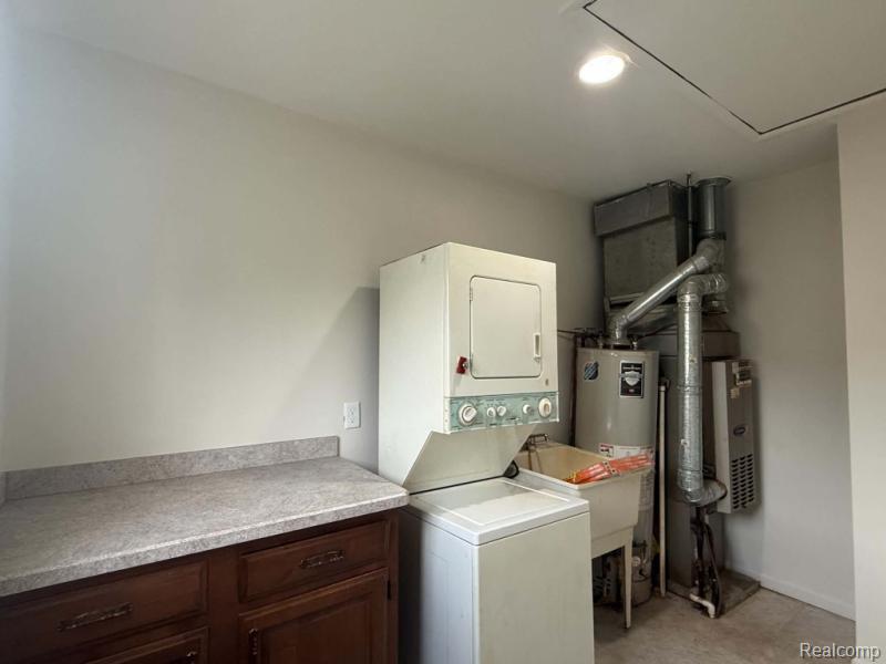 8541 Adams Street Property Photo 11