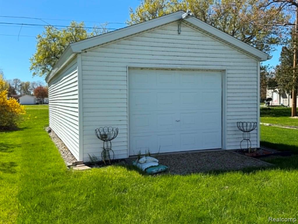 8541 Adams Street Property Photo 18