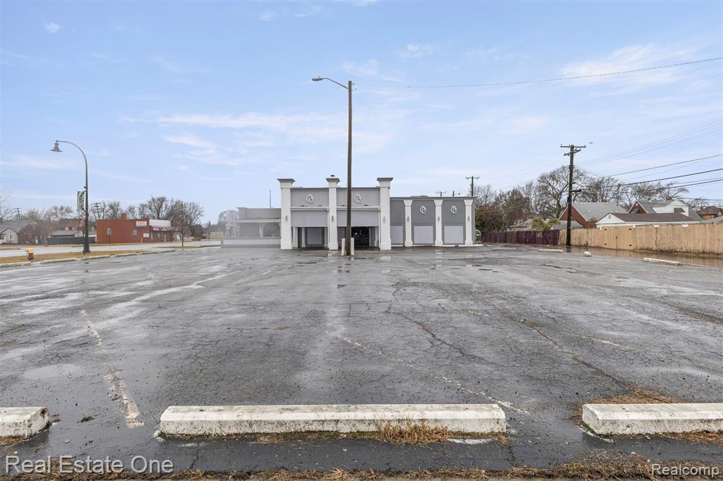 16736 Ecorse Road Property Photo 1