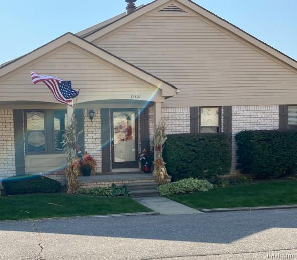 31421 Oak Tree Court Property Photo 2
