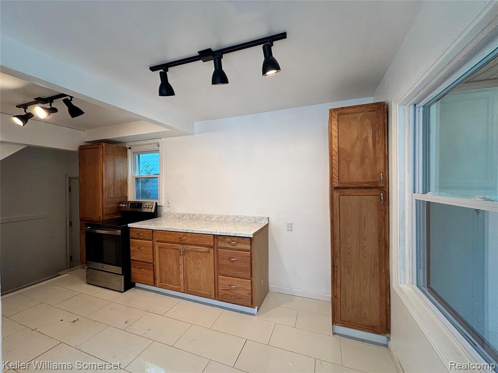 18350 Codding Street Property Photo 5