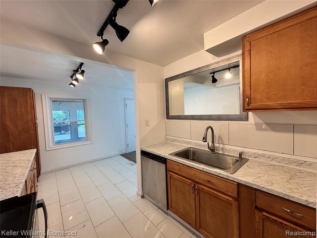 18350 Codding Street Property Photo 6