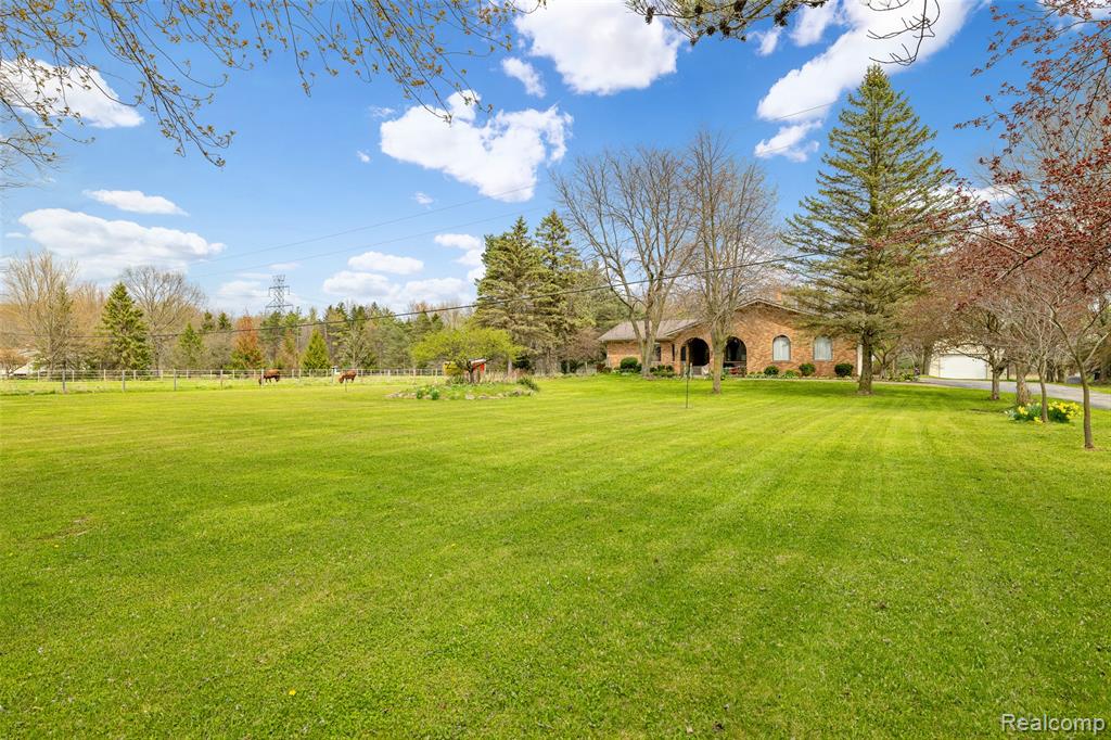 4425 Bethuy Road Property Photo 4