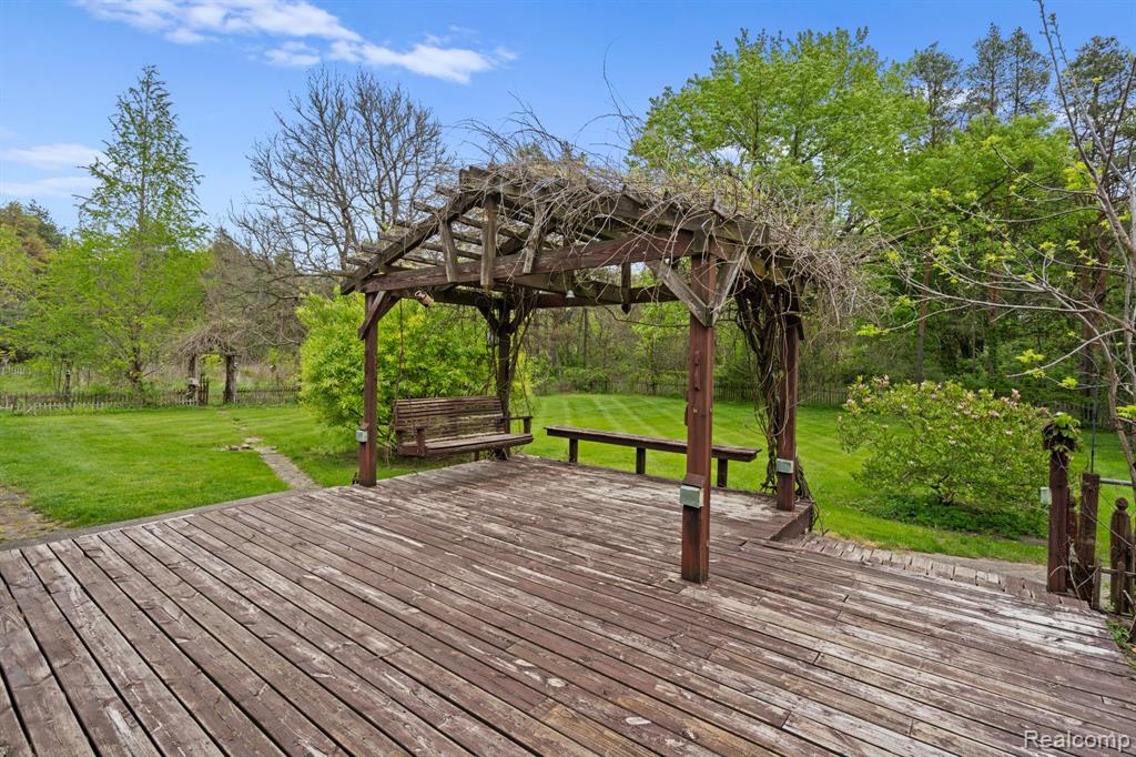 7540 Dexter Pinckney Road Property Photo 18
