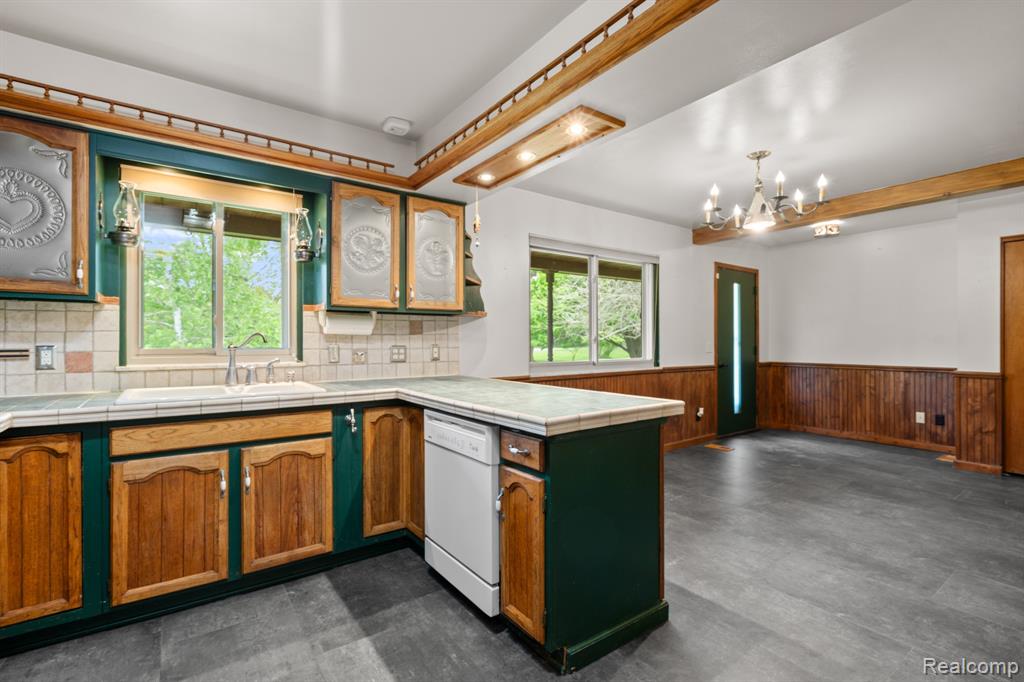7540 Dexter Pinckney Road Property Photo 31